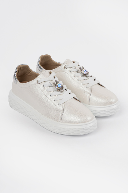 Biało-srebrne sneakersy z przypinką... Biało-srebrne sneakersy z przypinką...