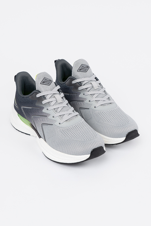 gray sneakers z greenm elementem