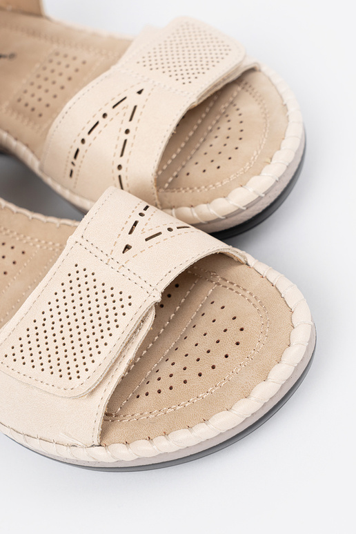 ivory light sandals Inomens