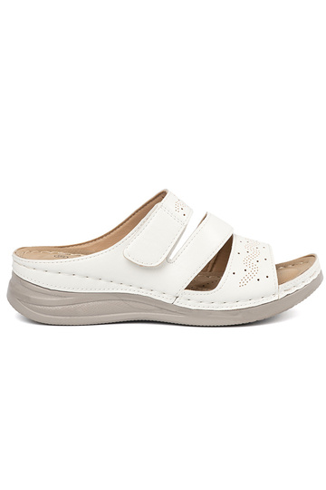 Lekkie białe klapki na...