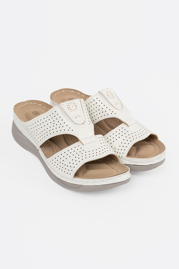 INhite color comfortable... 2