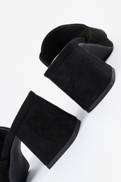 INomens black slippers on highheels