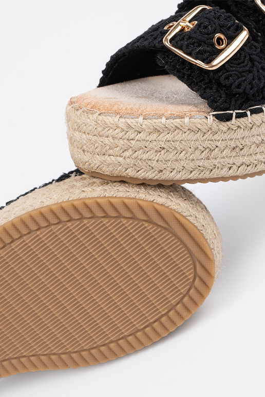 Klapki czarne plecione na platformie... Klapki czarne plecione na platformie...