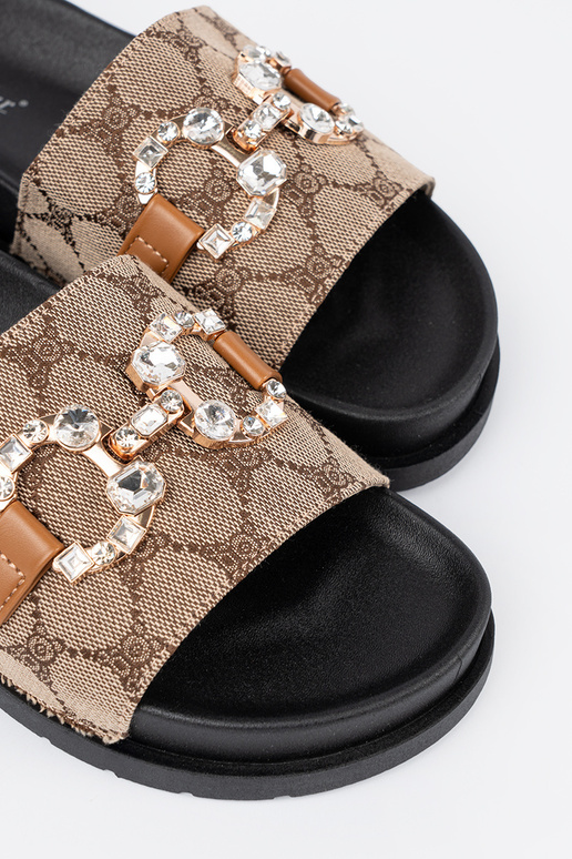 Black and-BroInn color slippers ze... Black and-BroInn color slippers ze...