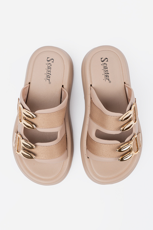 Slippers ze goldenmi klamrami Inith...