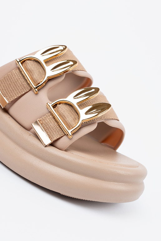 Slippers ze goldenmi klamrami Inith...