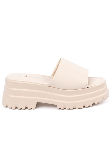 Klapki na platformie...