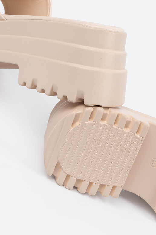 Slippers Inith platform brightlybeige