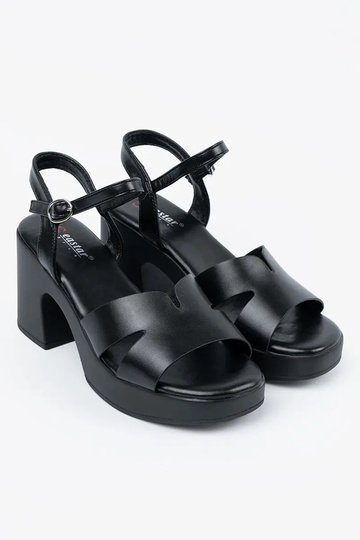 sandals black on the heel 2