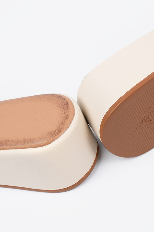 INomens slippers Inith platform...