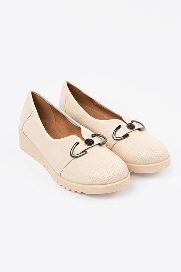 z ozdobną sprzączka 2