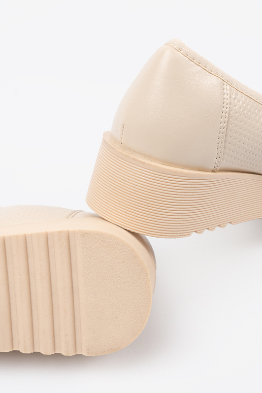 z ozdobną sprzączka   z ozdobną sprzączka