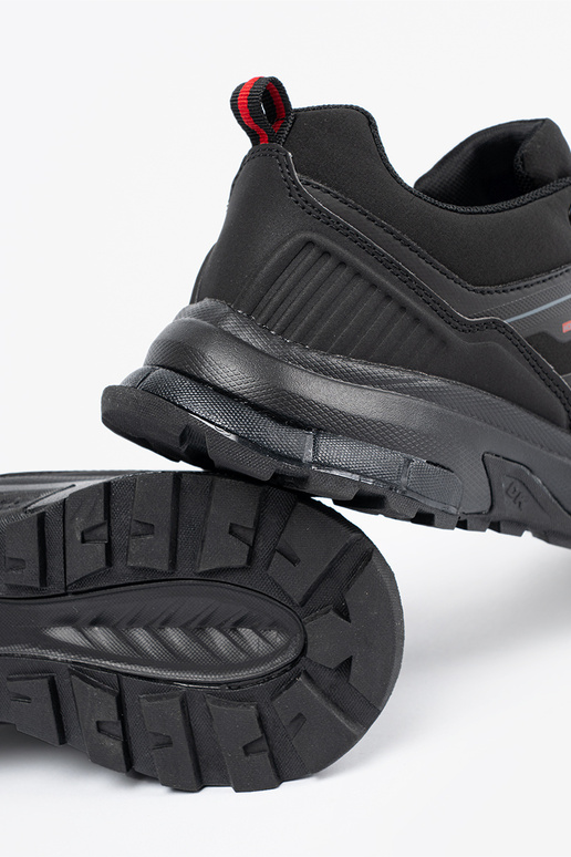 Czarne buty sportowe z czerwonymi...