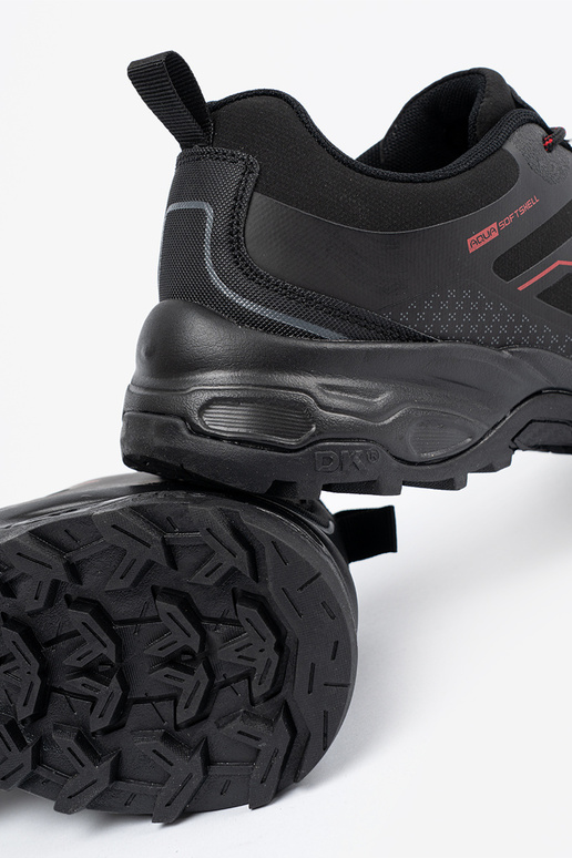 Buty sportowe z czerwonymi wstawkami DK