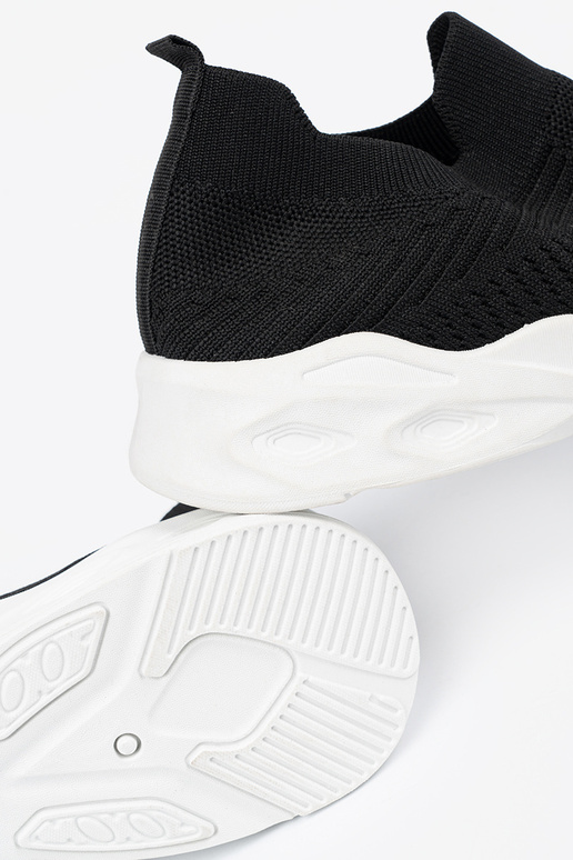 black sneakers Inomens slip-on