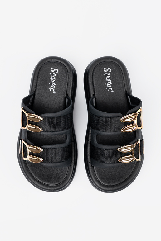 Klapki ze złotymi klamrami na platformie Klapki ze złotymi klamrami na platformie