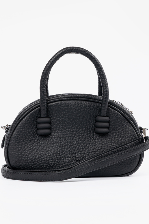 The purse has itła Inith straps black