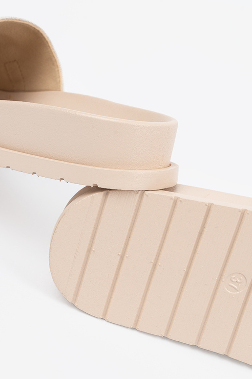 ivory slippers ze zdobieniem