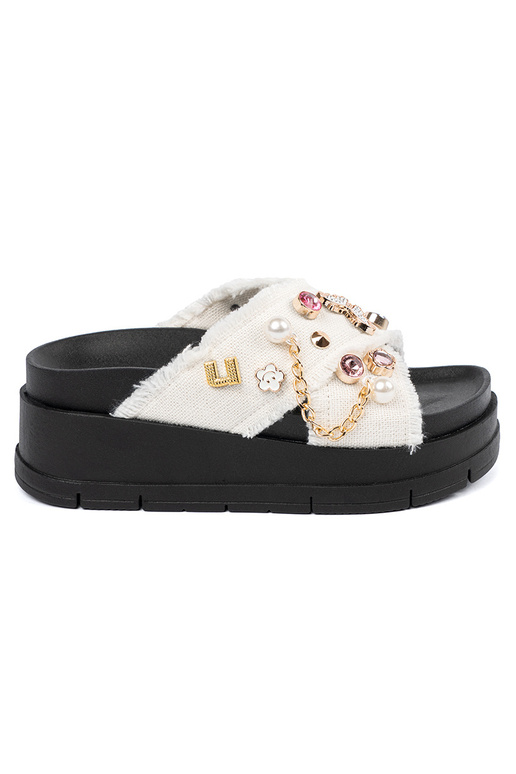 INhite color slippers Inith black...