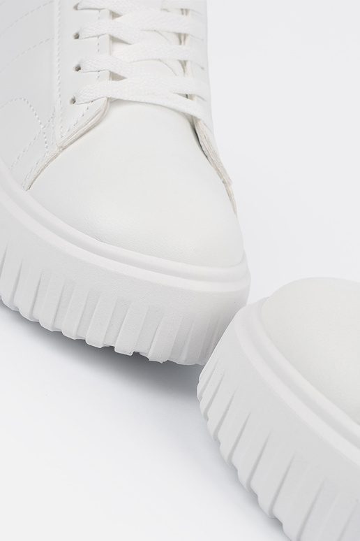 Białe sneakersy ze srebrnymi wstawkami