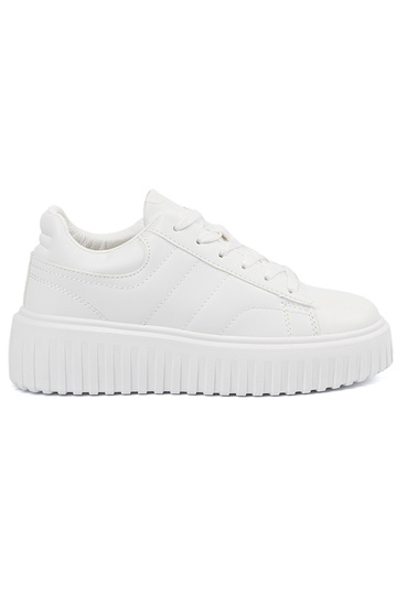 INhite color Sneakers model...
