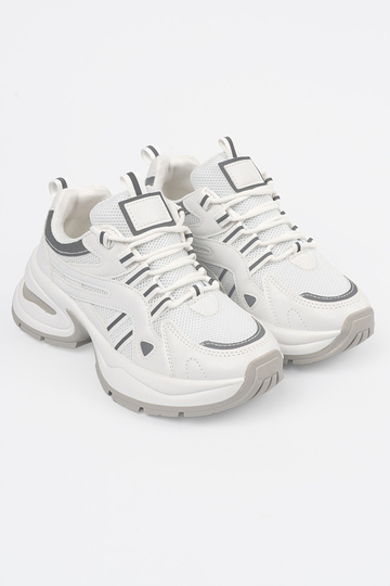 INomens Inhite color shoes... 2