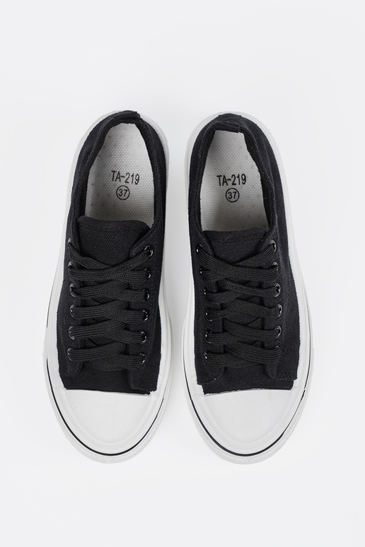 INomens black shoes Inith Inhite sole