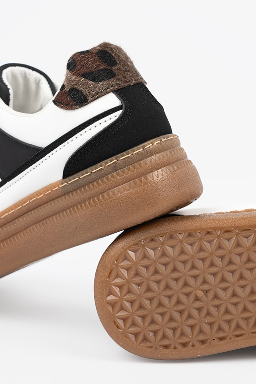 Sneakers model shoes black and Inhite...