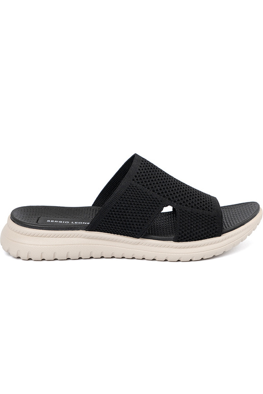 INomens black slippers Inith platform... INomens black slippers Inith platform...