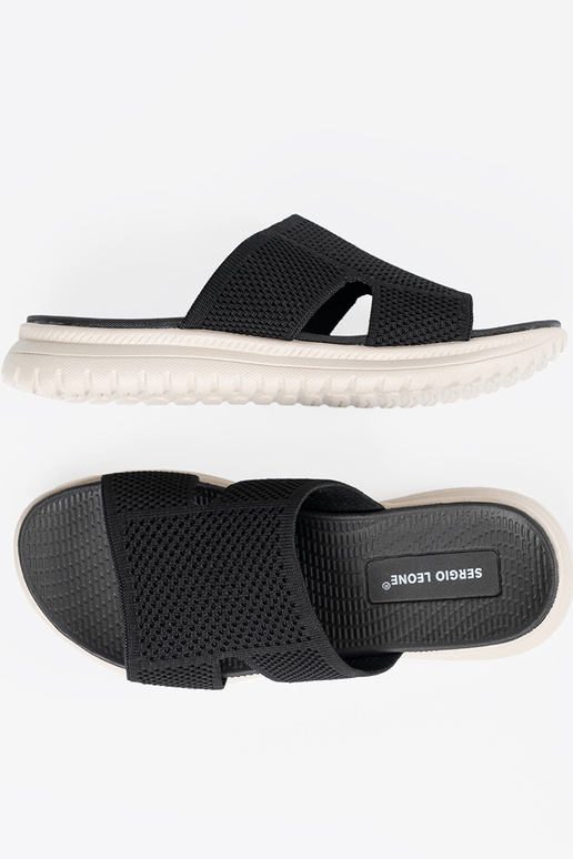 INomens black slippers Inith platform... INomens black slippers Inith platform...