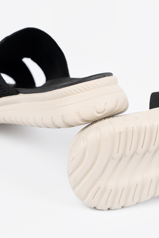 INomens black slippers Inith platform... INomens black slippers Inith platform...