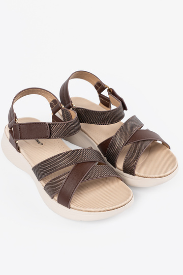 BroInn color sandals on a... 2