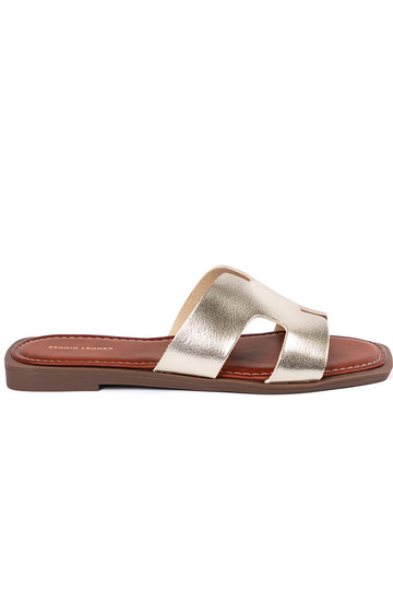 Light gold slippers Inith a...