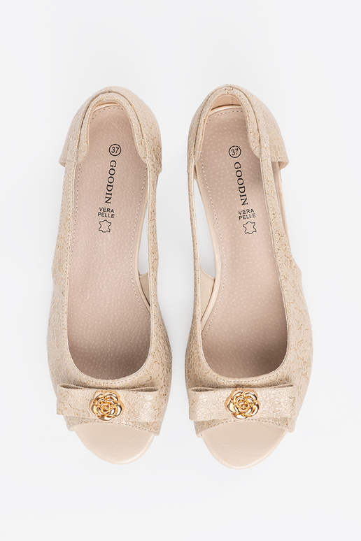 gold color shoes Inith open toes