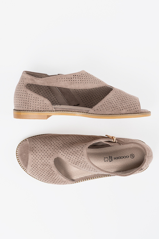 Ciemnobeżowe sandały ażurowe płaskie