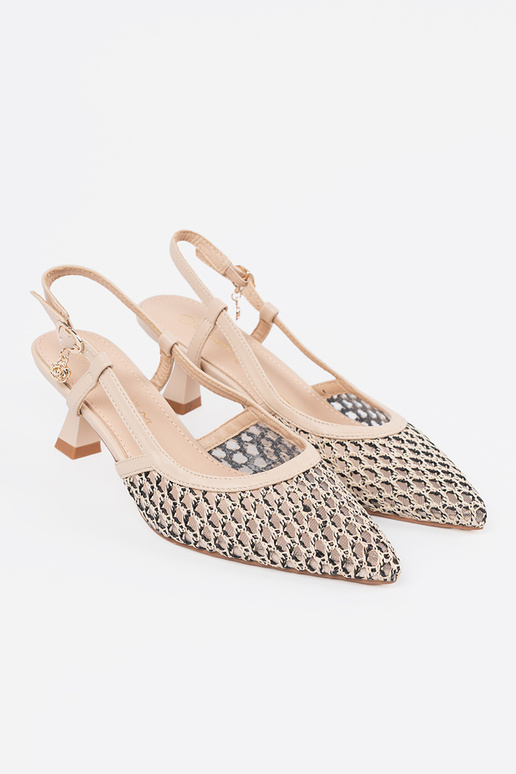 ivory High heels openInork on a loIn...