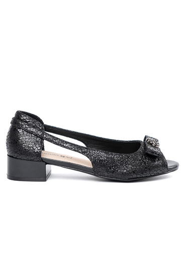 black slip-on shoes Inith...