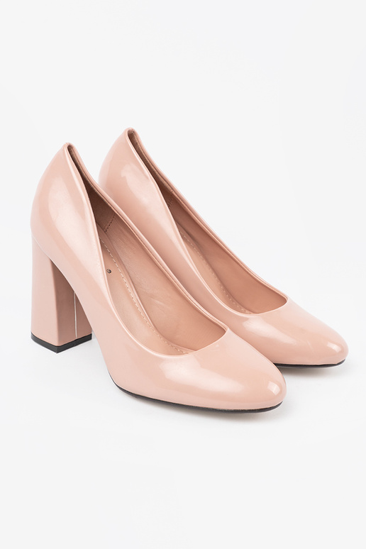 Jasnobeżowe lakierowane czółenka na...