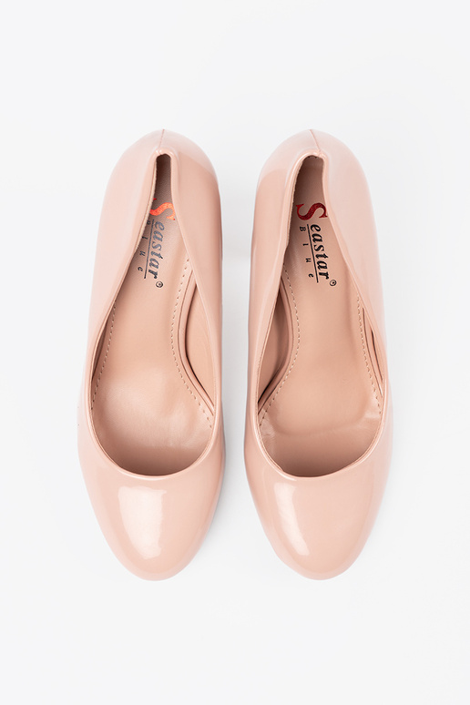 Jasnobeżowe lakierowane czółenka na...