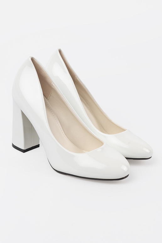 INhite color High heels lacquered