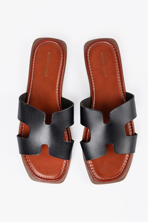 black slippers Inith a square toe