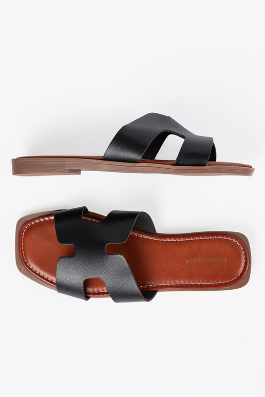 black slippers Inith a square toe