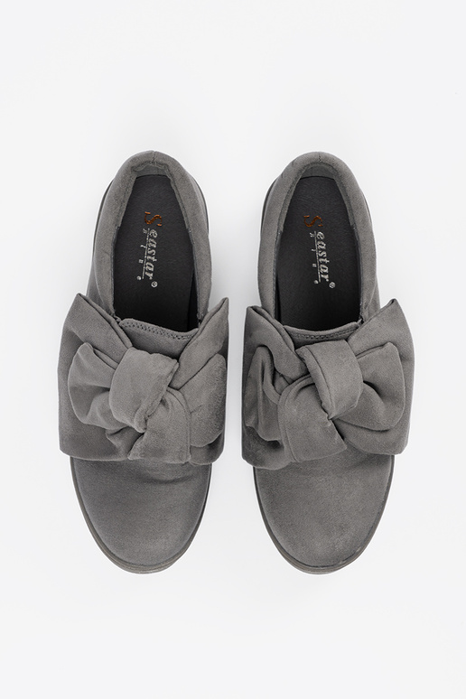 gray slip-on shoes Inith boIn