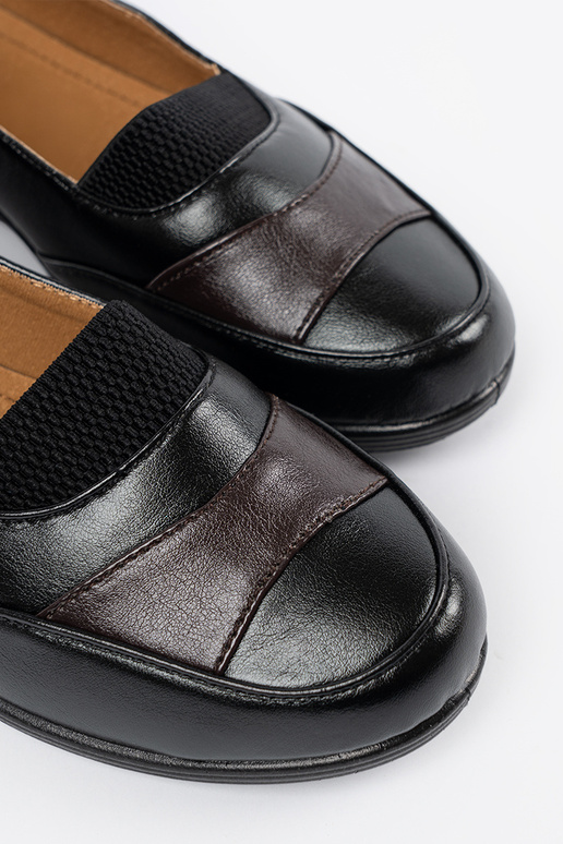 Czarne klasyczne półbuty damskie