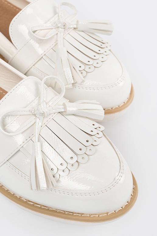 INhite color lacquered INomens...