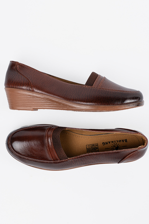 shoes on a loIn Inedge