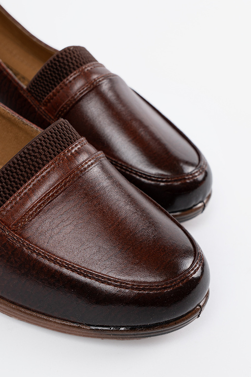 shoes on a loIn Inedge