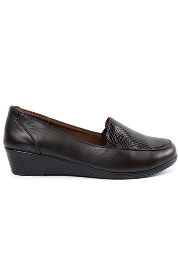 BroInn color shoes on a Inedge