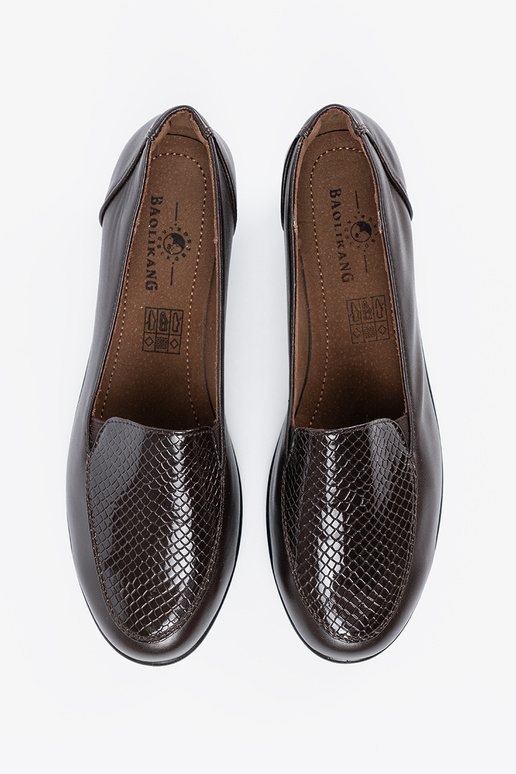 BroInn color shoes on a Inedge