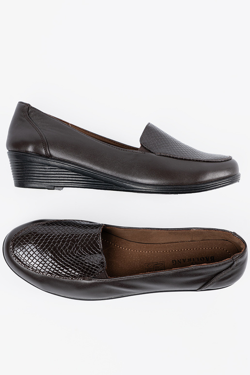 BroInn color shoes on a Inedge